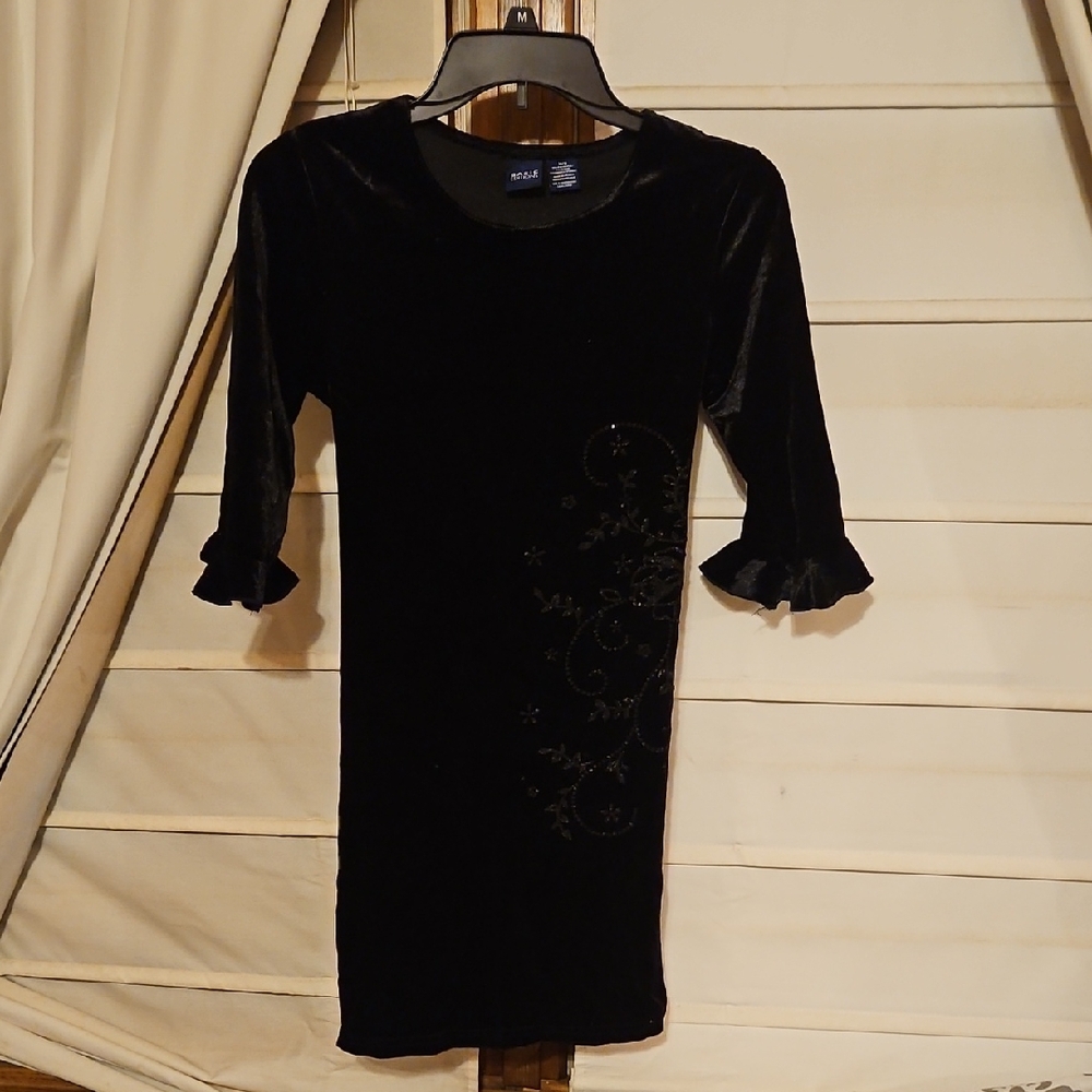 Basic Editions Black Velvet Dress with Floral Embroidery